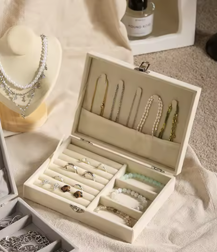Шкатулка для украшений бархатная Молочный (38093345)