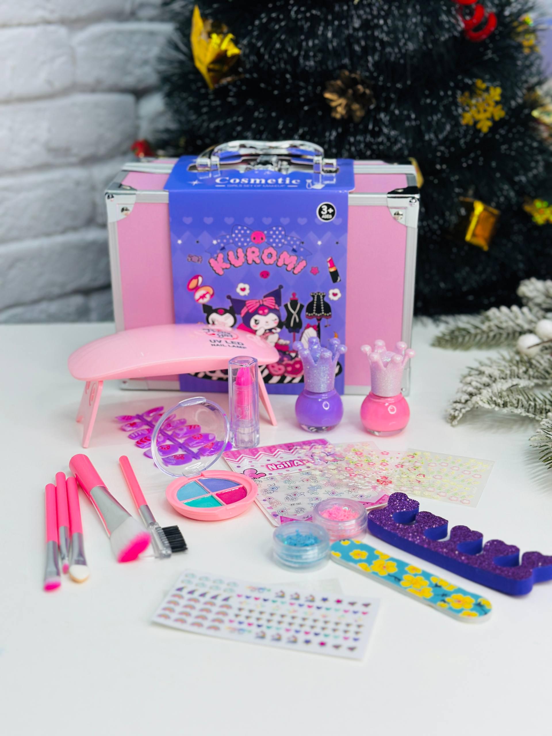 Набір косметики у кейсі (2576) Набір косметики у кейсі (2576)