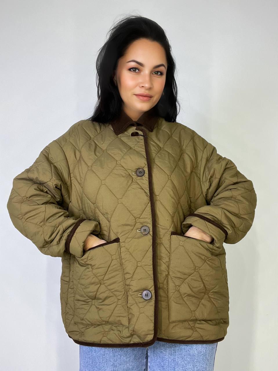 Куртка женская LADY YEP 9090 рубашка оверсайз стеганая демисезонная на пуговицах комбинированная с вельветом M Коричневый (3719) - фото 7 Куртка женская LADY YEP 9090 рубашка оверсайз стеганая демисезонная на пуговицах комбинированная с вельветом M Коричневый (3719) - фото 7