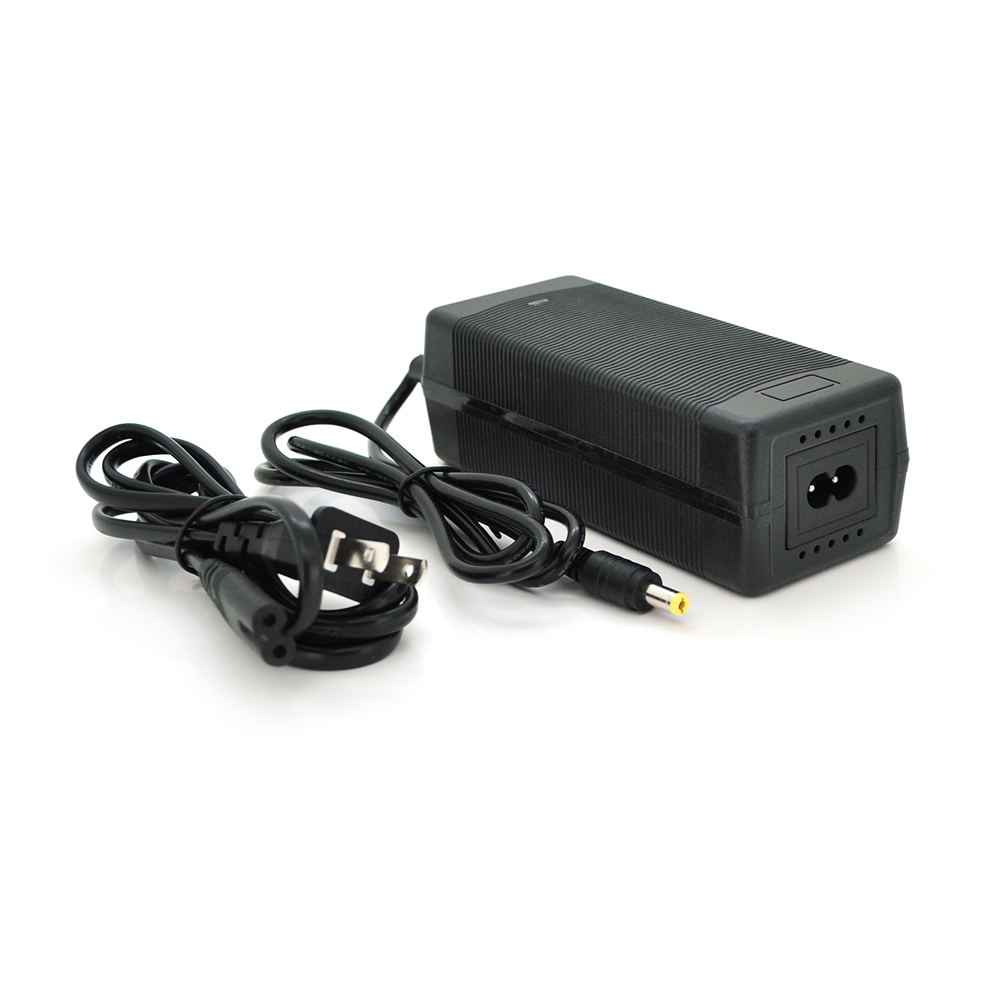 Зарядное устройство QiSuo для аккумуляторов Li-ion 12V 3S 5A pin5,5x2,1 с переходником (YUT_V9642)