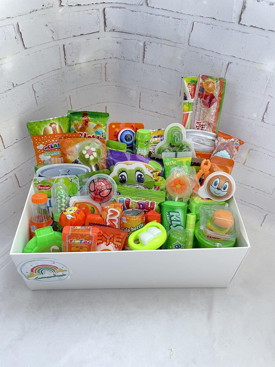 Подарунковий бокс для дитини з унікальним наповненням та сюрпризами Різнокольоровий (2051363701)