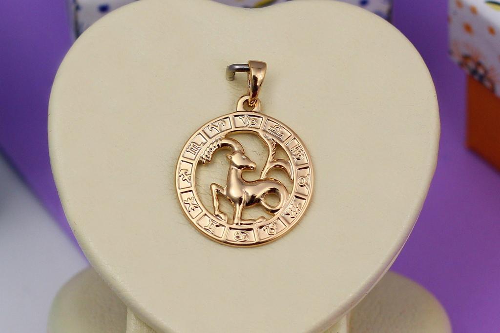 Кулон зодиак Xuping Jewelry Козерог 2 см Золотистый (26578714)