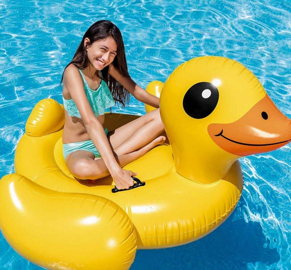 Надувной плот для катания Intex 57556 Утка с силиконовым клапаном Желтый (57-9-57556) - фото 2 Надувной плот для катания Intex 57556 Утка с силиконовым клапаном Желтый (57-9-57556) - фото 2