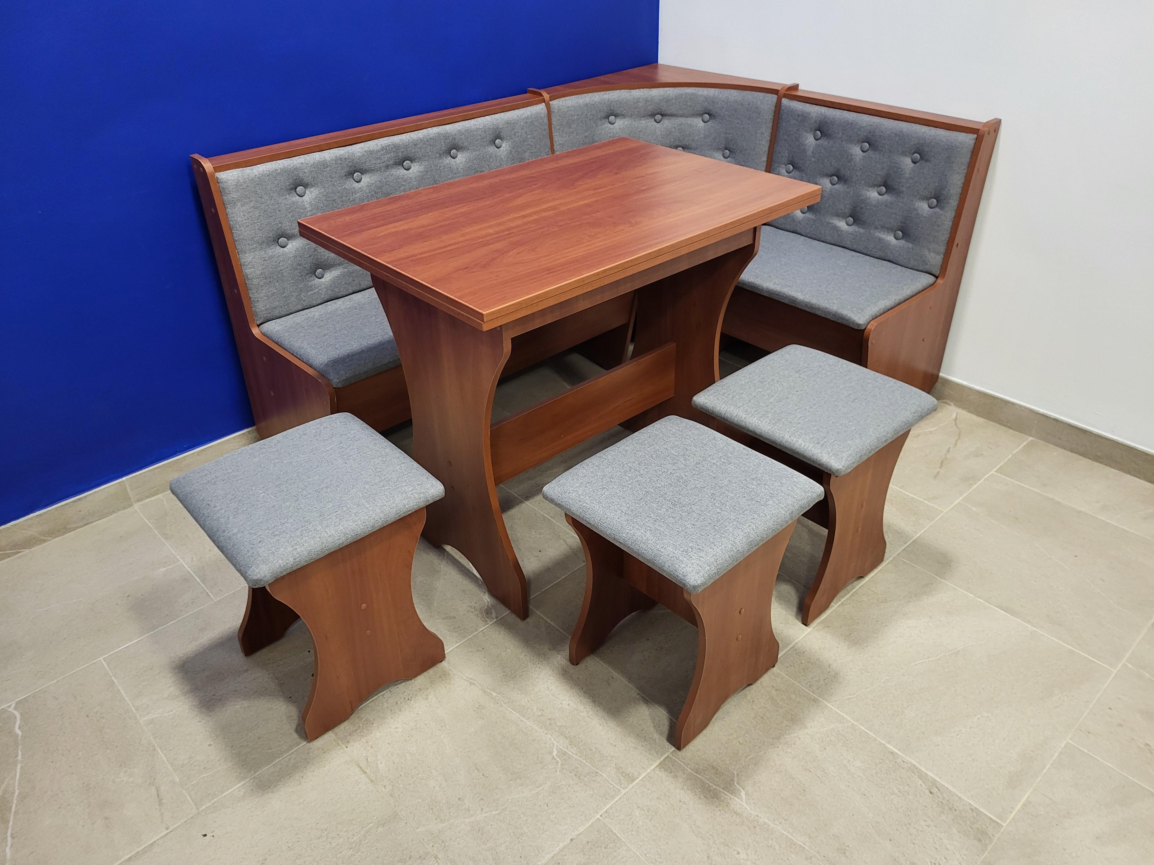 Кухонный уголок Семейный со столом и 3 табуретами 113,5х153,5 см Яблоня/Сильвер (KSTTT-Y-S)