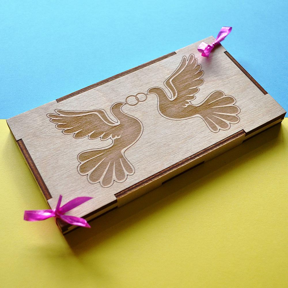 Деревянная коробочка для денег Два голубя 18х9х1,5 см (box-2golub)