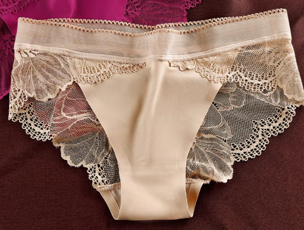 Трусики шелковистые с кружевом M Бежевый (23-51-1597-БЕЖ-M)