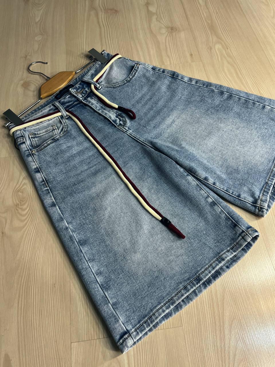 Шорты женские джинсовые Liana 4-011 бермуды широкие длина до колен пояс веревка стрейчевые р. 26 Голубой (3929) - фото 2 Шорты женские джинсовые Liana 4-011 бермуды широкие длина до колен пояс веревка стрейчевые р. 26 Голубой (3929) - фото 2