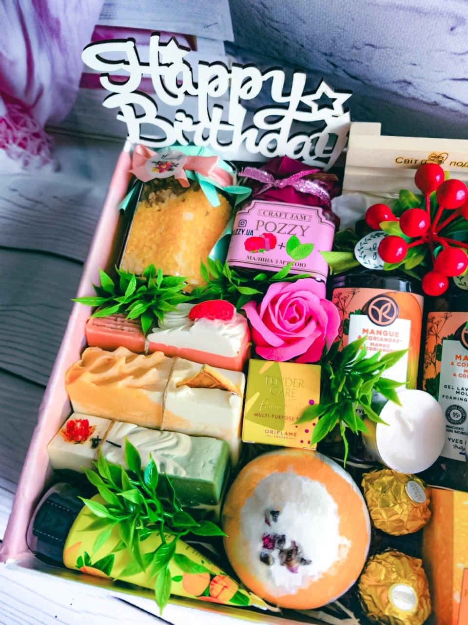 Подарунковий бокс жіночий Beaty box з косметикою (2595858126) - фото 2 Подарунковий бокс жіночий Beaty box з косметикою (2595858126) - фото 2