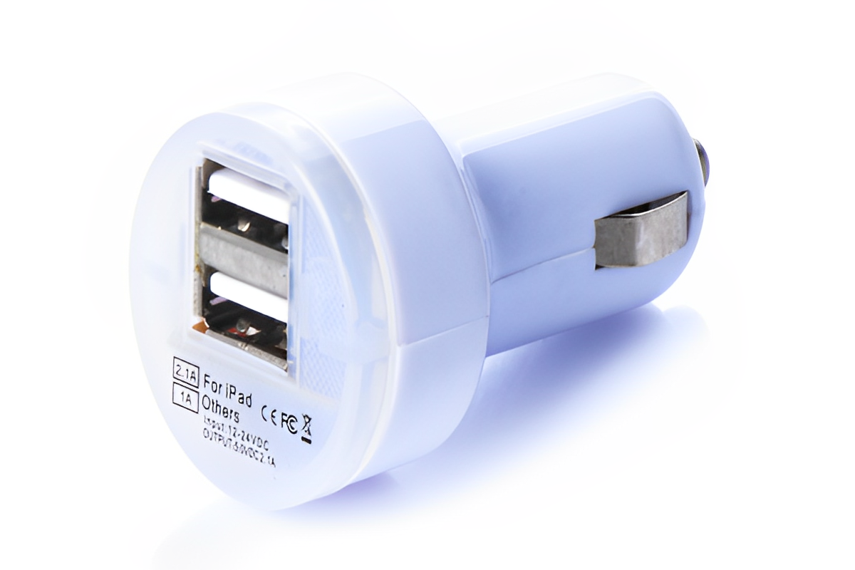 ᐉ Зарядка автомобильная 2 USB 2,1 A 1 A Белый