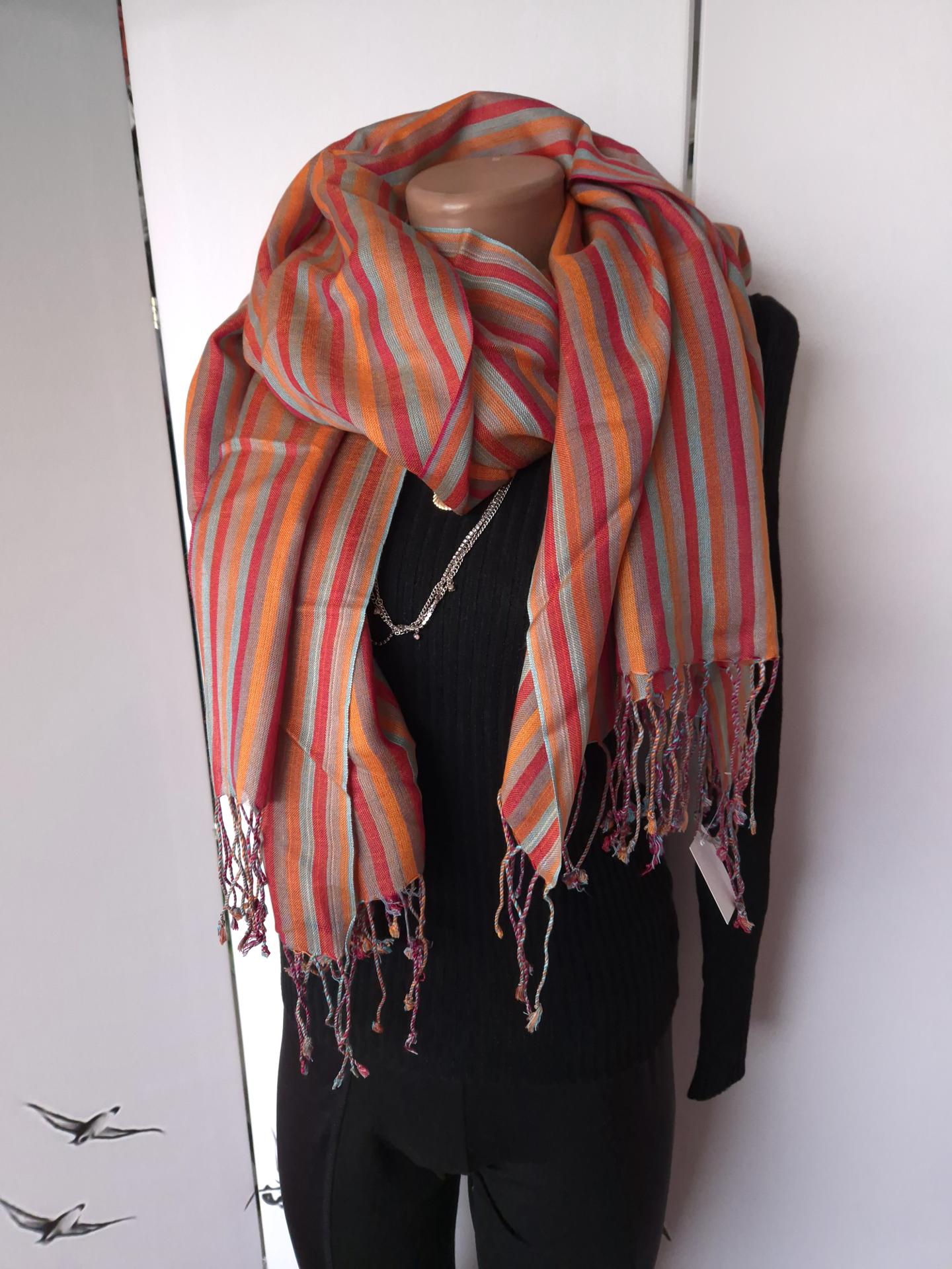 Шарф-палантин жіночий у смужку весна-осінь 180х75 см Різнокольоровий (14132) - фото 5 Шарф-палантин жіночий у смужку весна-осінь 180х75 см Різнокольоровий (14132) - фото 5