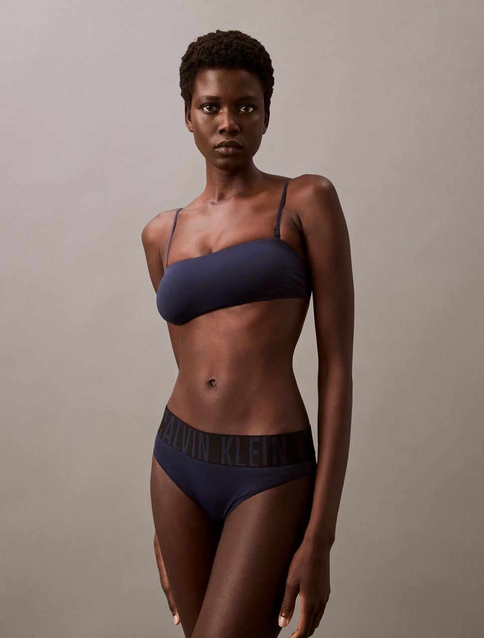 Топ женский Calvin Klein Intense Power Micro Unlined XS Синий (157100435713)