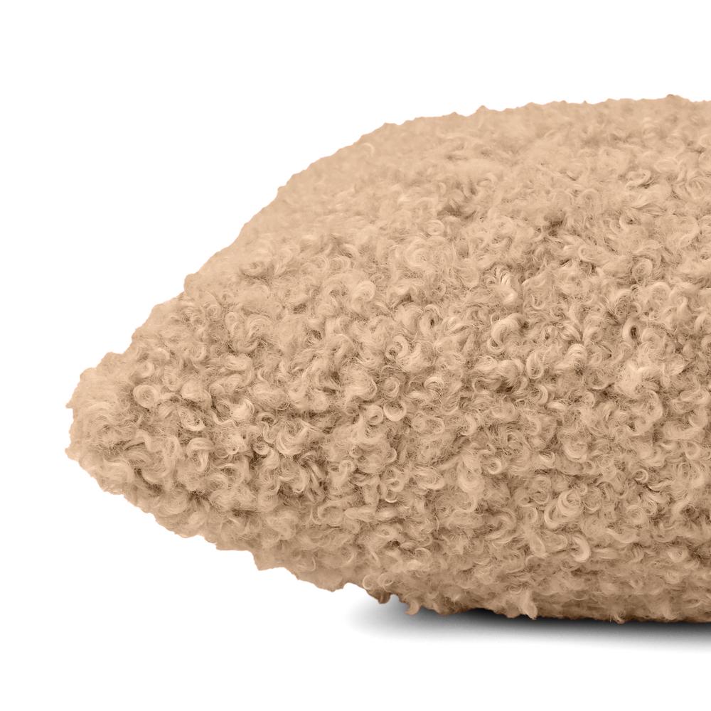 Подушка декоративна IDEIA з штучного хутра гіпоалергенна 55х55 см Карамель (26909) - фото 2 Подушка декоративна IDEIA з штучного хутра гіпоалергенна 55х55 см Карамель (26909) - фото 2