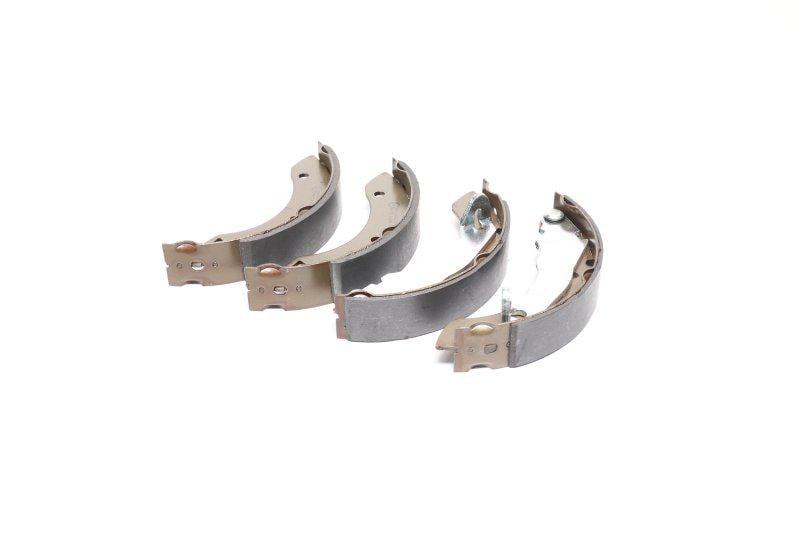 Колодки тормозные барабанные Ford Escort задние LPR 01390