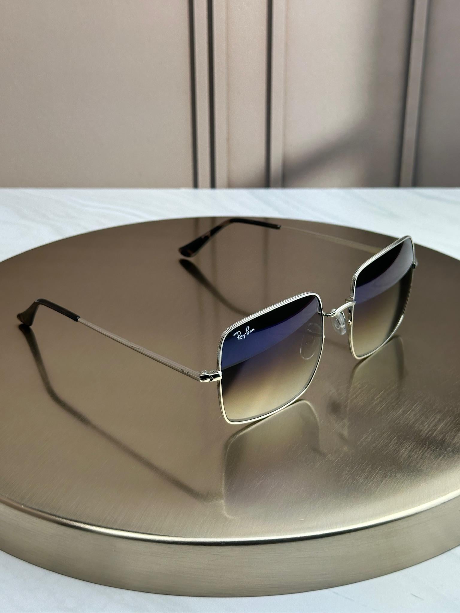 Солнцезащитные очки RAY-BAN Square 1971 RB1971 сине-градиентная линза квадратная Серебряный Солнцезащитные очки RAY-BAN Square 1971 RB1971 сине-градиентная линза квадратная Серебряный