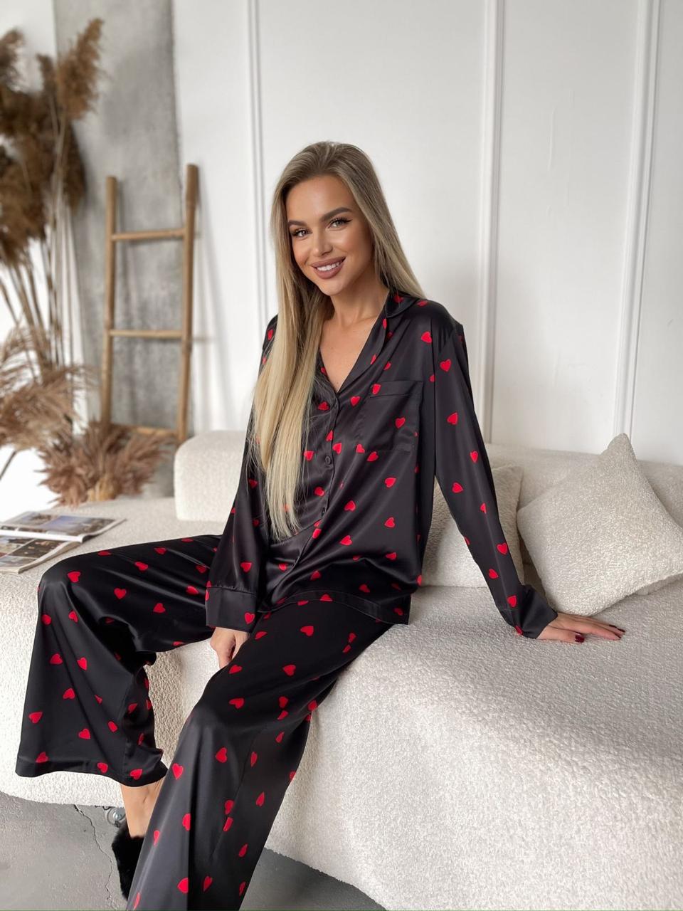 Пижама женская Julia Ulich рубашка/брюки свободного кроя в сердечко шелковая S Черный (9026_2)