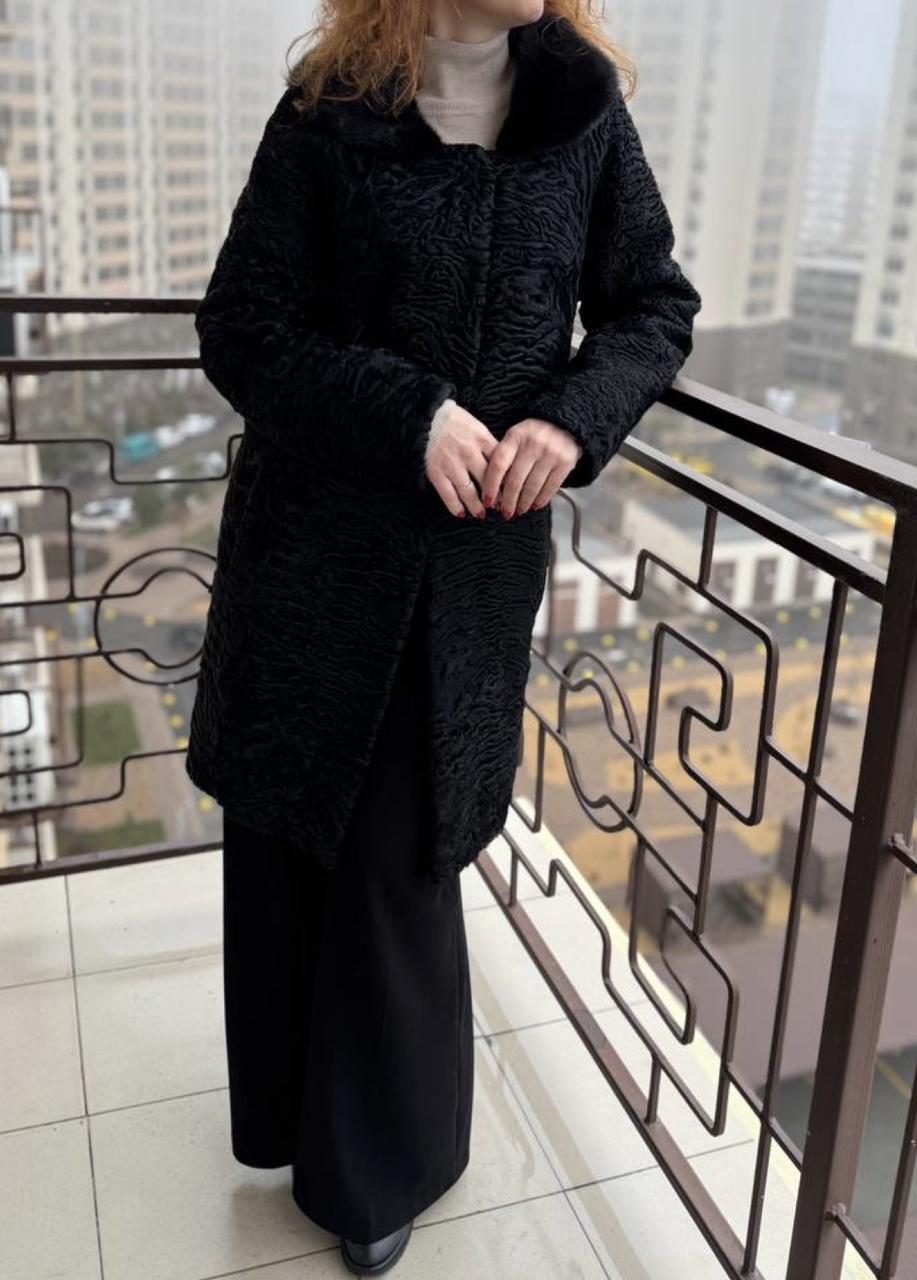 Шуба женская из каракуля с воротником из норки М Черный (2894501852)