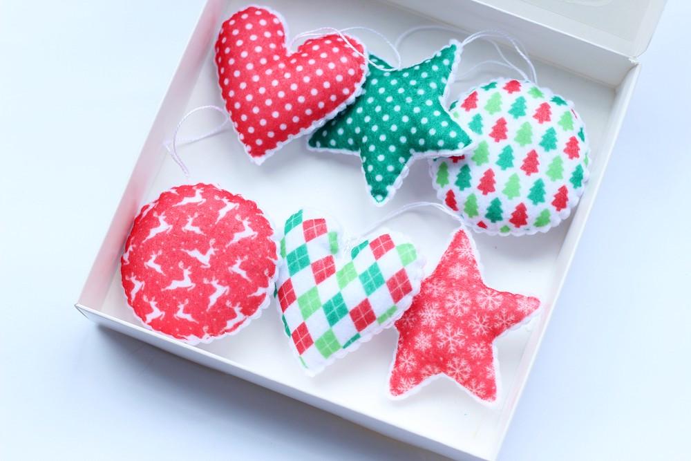 Набор подарочный из фетра Pugovichok "Сердце слой звезда" Бело-Красный (SUN5153)