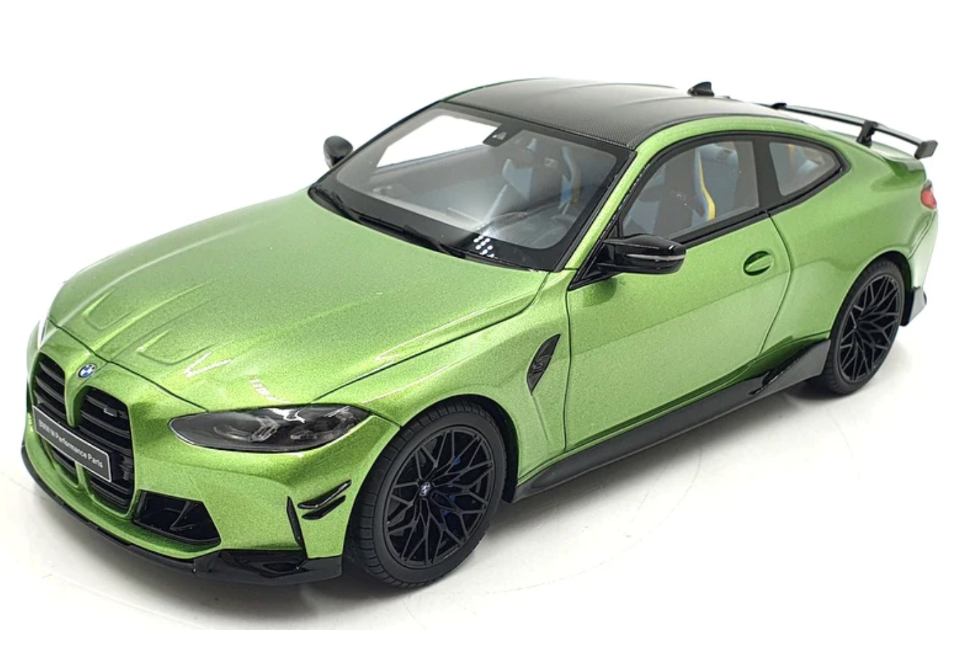 Модель автомобиля GT Spirit 1:18 BMW M4 Competition Coupe G82 Green (GT367)