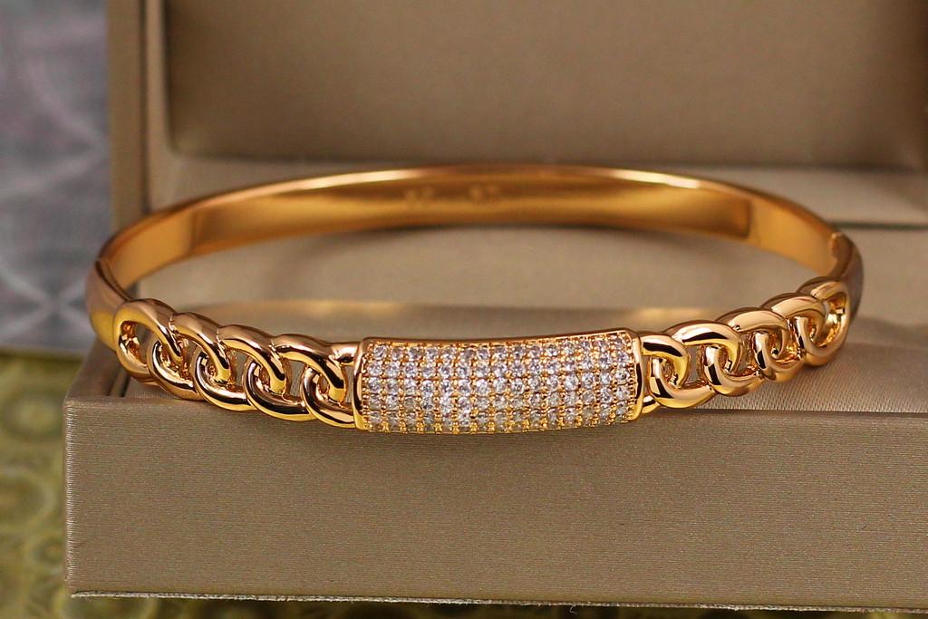 Браслет бэнгл Xuping Jewelry Регент 60 мм х 8 мм на руку 17-19 см Золотистый