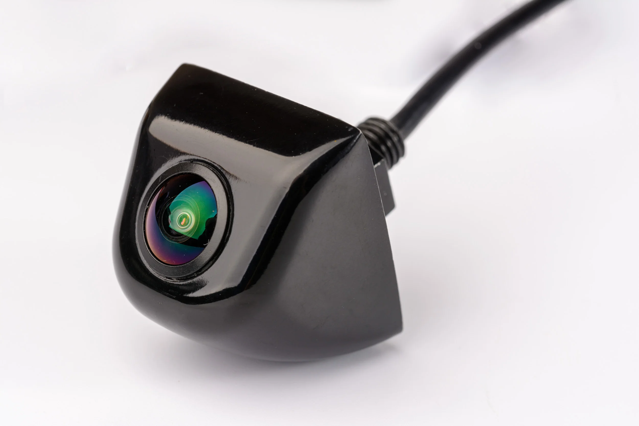 Камера универсальная заднего/переднего вида Phantom FHD-38 AHD 1920х1080 с линиями парковки врезная под гайку (4298)