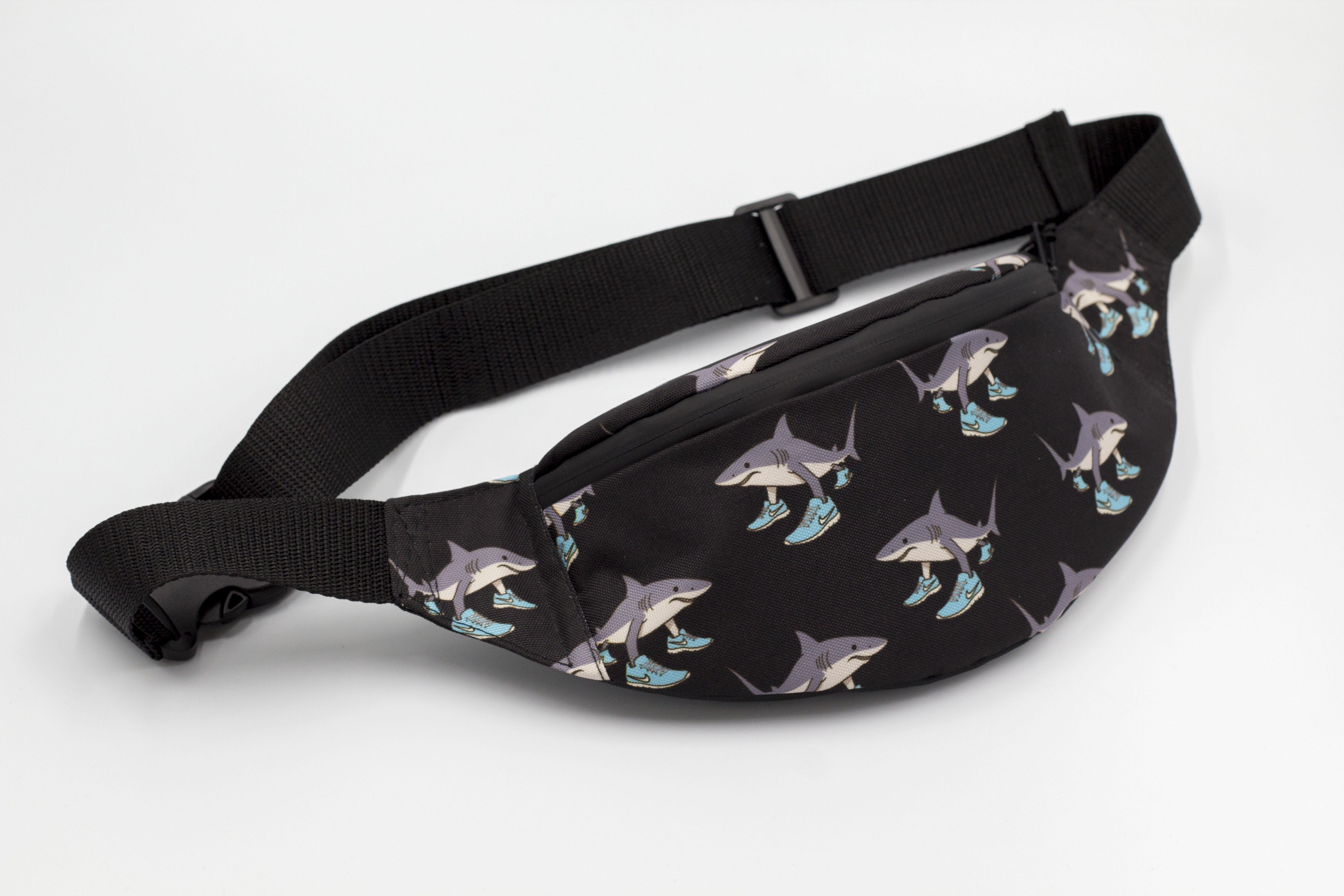 Бананка з регулюючим ремінцем з Акулою Tralalero Tralala для дітей від 9 років (BT-039) - фото 7 Бананка з регулюючим ремінцем з Акулою Tralalero Tralala для дітей від 9 років (BT-039) - фото 7