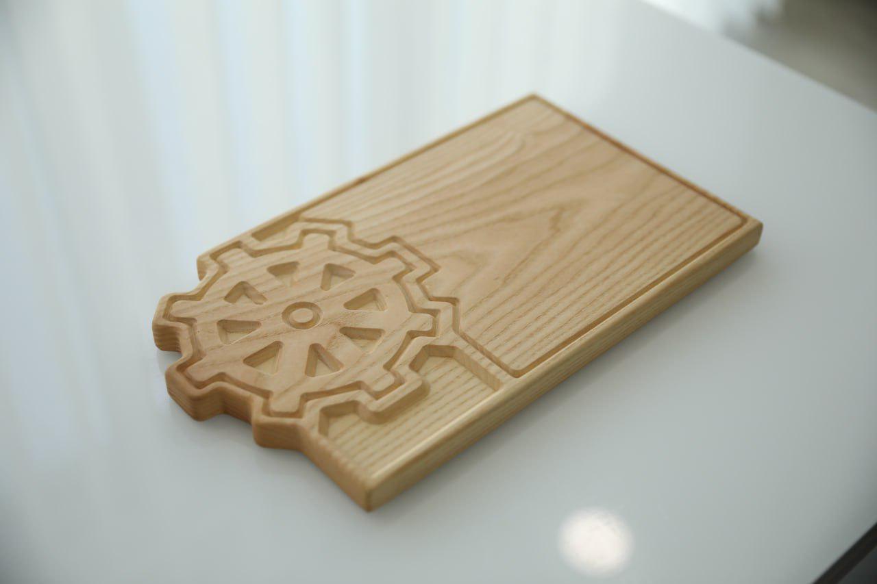 Деревянная дощечка Штурвал Ясень 35х20х2 см (WDK-42.1) - фото 5 Деревянная дощечка Штурвал Ясень 35х20х2 см (WDK-42.1) - фото 5