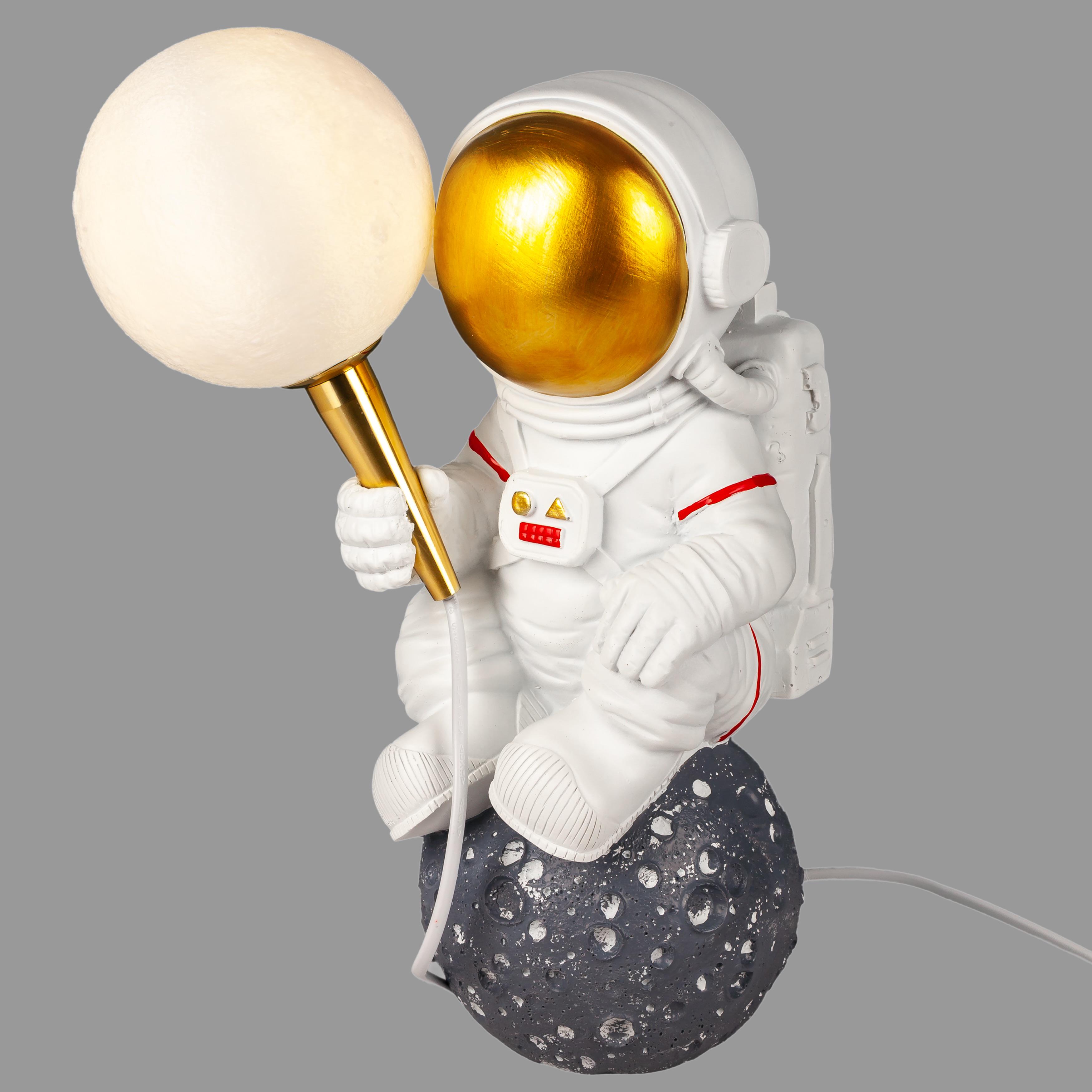 Настольная лампа/ночник с космонавтом на шаре 11 см (84-V1006-1)