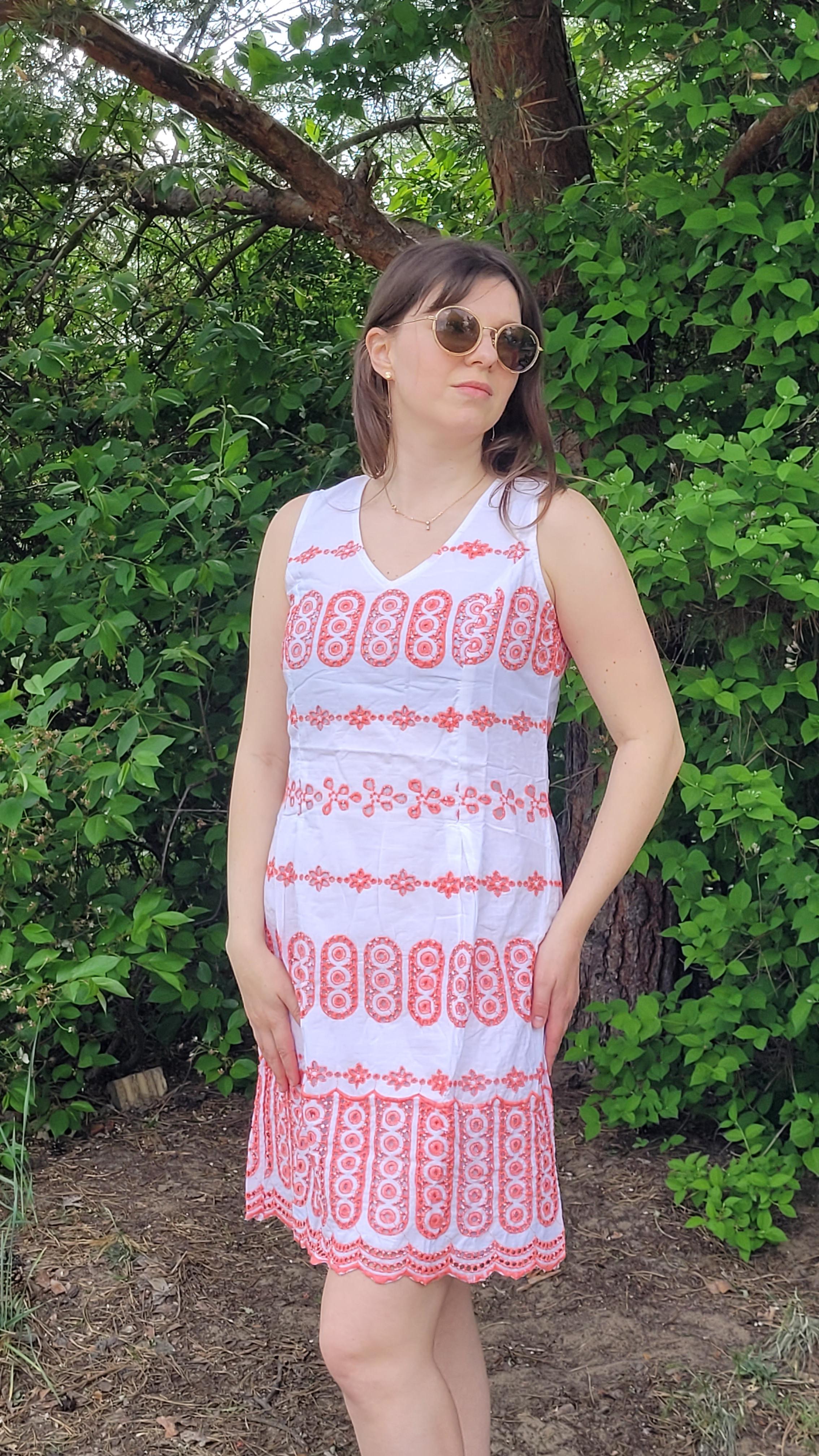 Платье-сарафан женское летнее XL Белый с красно-розовой вышивкой (01115/04) - фото 2 Платье-сарафан женское летнее XL Белый с красно-розовой вышивкой (01115/04) - фото 2