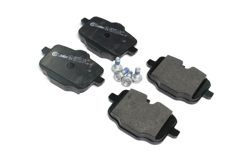 Колодки гальмівні дискові BMW 5 f10 f11 11-.6 f12 640i.650i cabrio 11- задні (P 06 061 BREMBO)