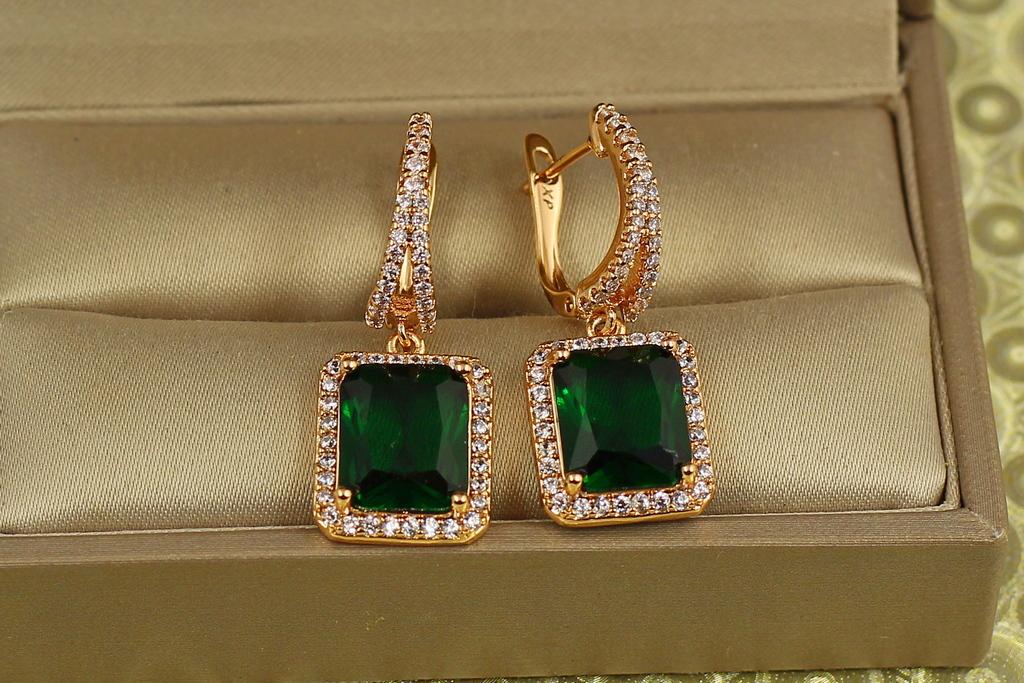 Серьги подвески Xuping Jewelry авангард с зеленым камнем 3 см Золотистый (30633825)
