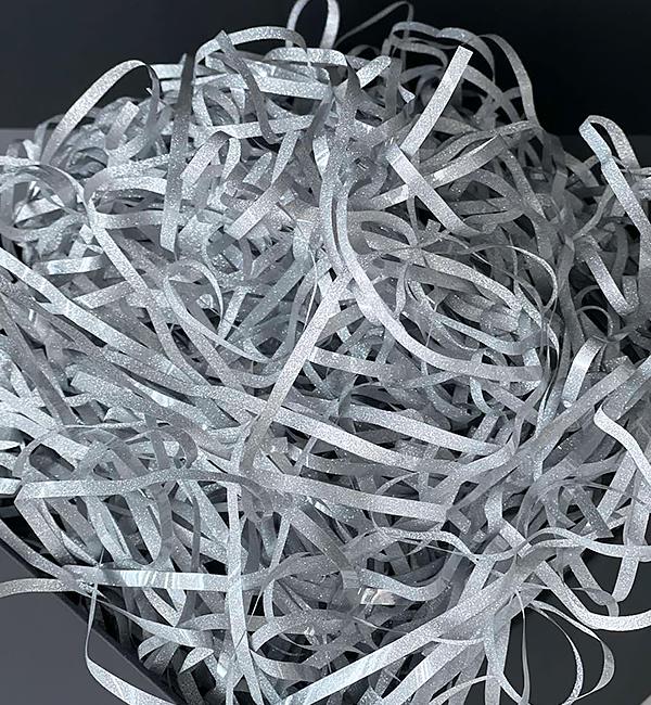 Наполнитель для подарочных коробок 50 г Серебряный с блестками (1353796)