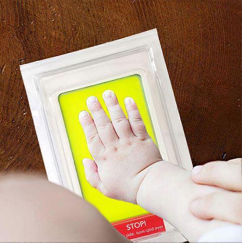 Набор для создания отпечатков детских ручек и ножек Желтый (20296) - фото 4 Набор для создания отпечатков детских ручек и ножек Желтый (20296) - фото 4