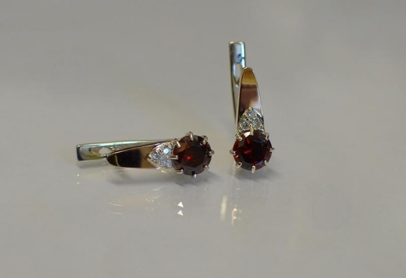 Серебряные серьги Sil с золотыми вставками 124s-4 Гранат (Sil-777)