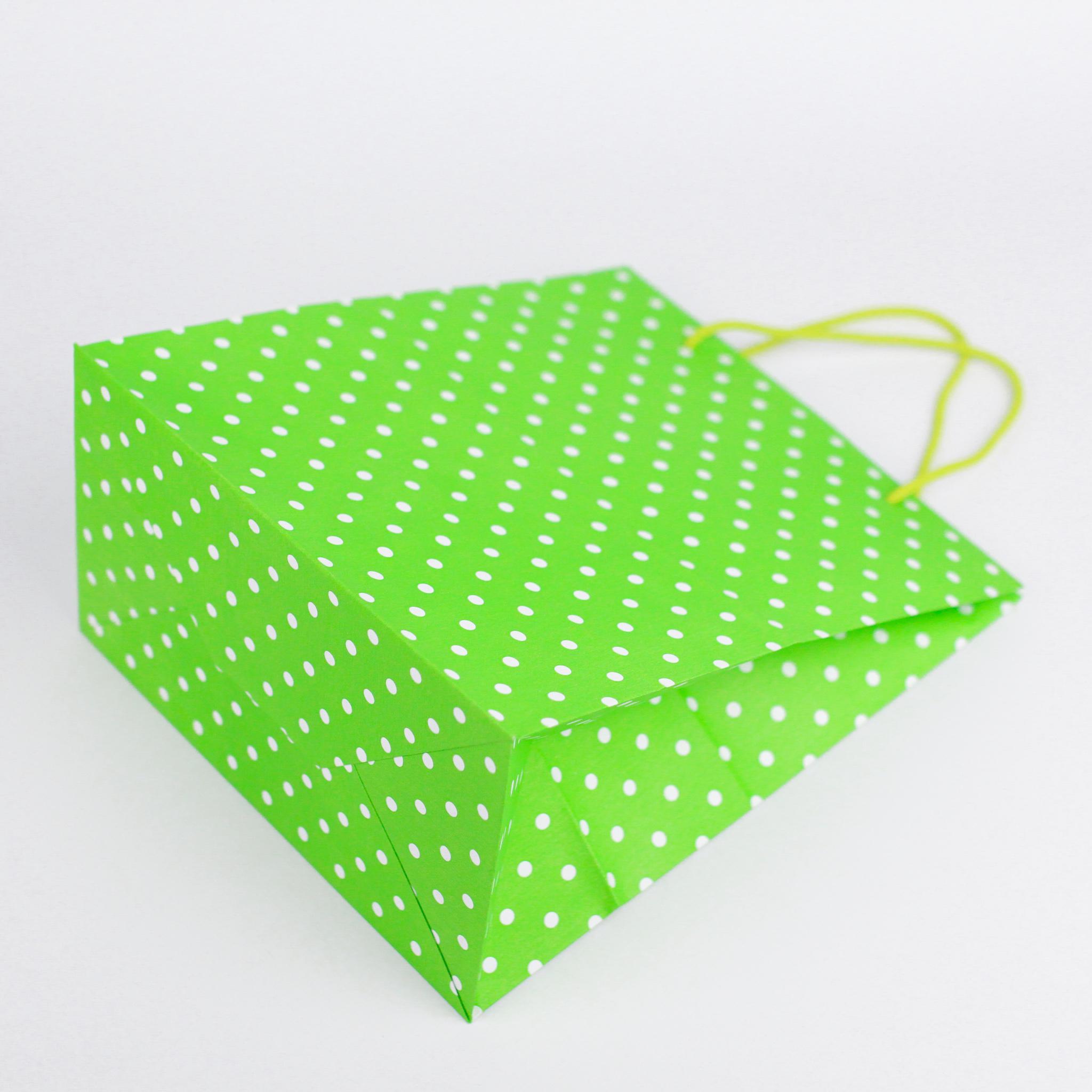 Пакет у горошок подарунковий із ручками 20 шт. 260х150х320 мм Зелений - фото 2 Пакет у горошок подарунковий із ручками 20 шт. 260х150х320 мм Зелений - фото 2