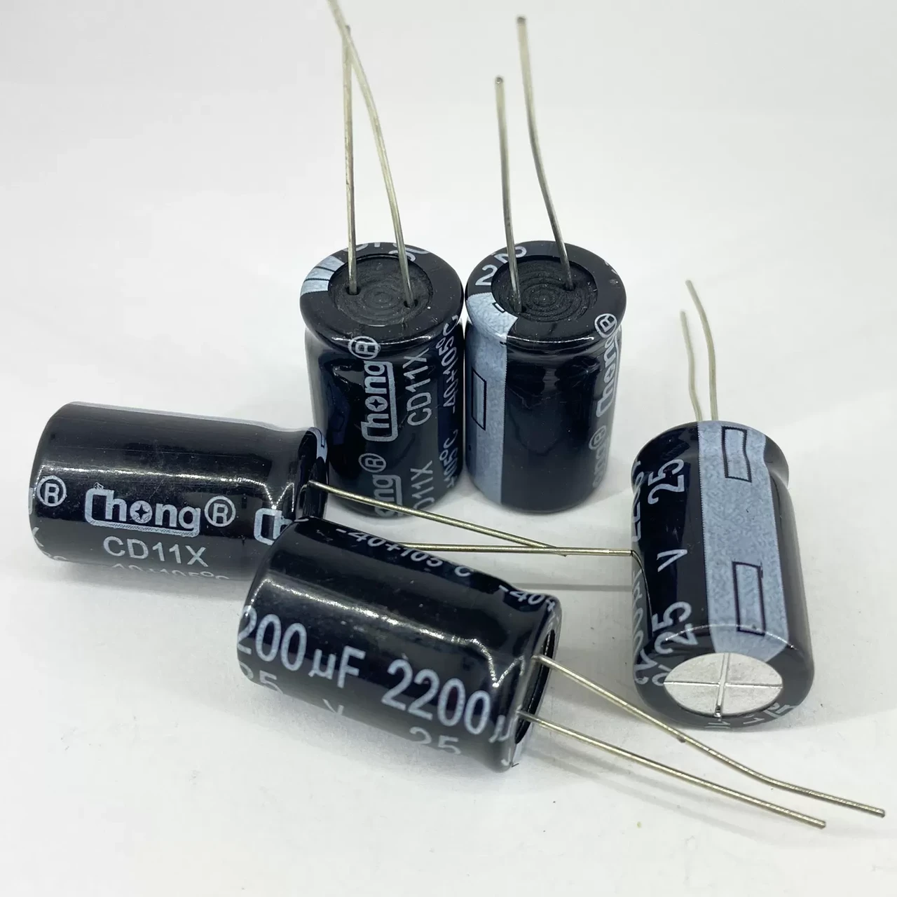 Конденсаторы электролитические ChongX 2200 мкф 25V 13x21 мм 105 °C (1965011366)
