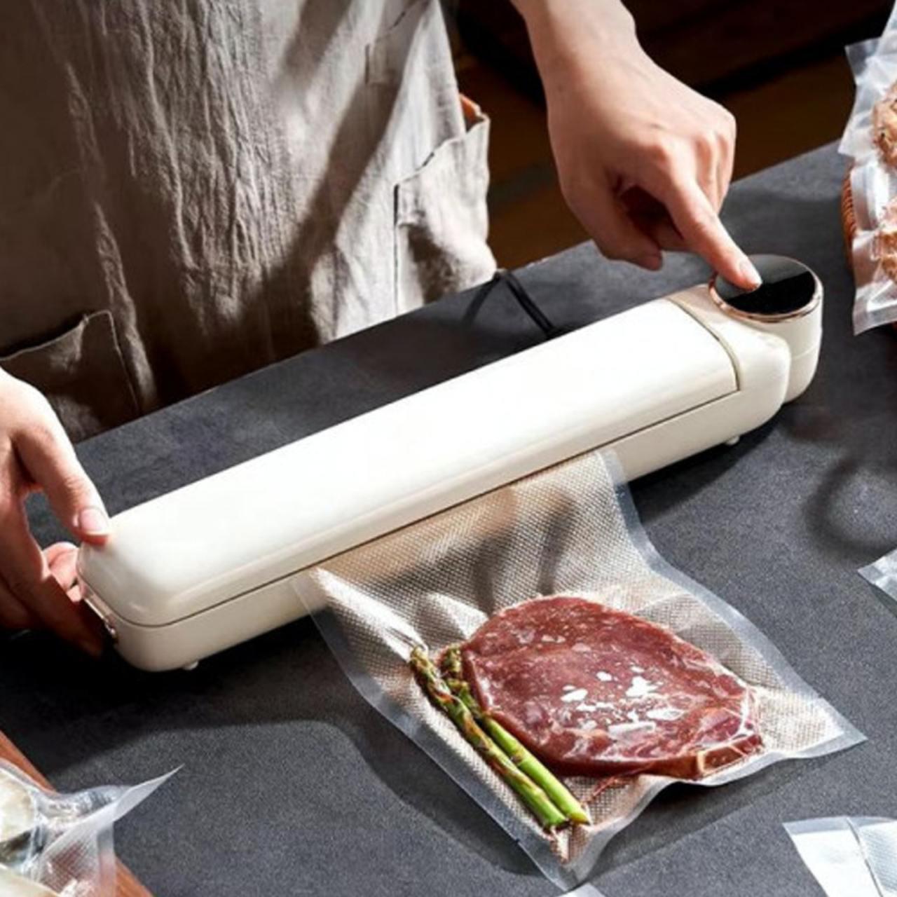 Комплект вакууматор MDHL 110W для продуктів з вакуумними пакетами Vacuum Sealer 10 шт. 25х16,5 см (782946) - фото 3 Комплект вакууматор MDHL 110W для продуктів з вакуумними пакетами Vacuum Sealer 10 шт. 25х16,5 см (782946) - фото 3