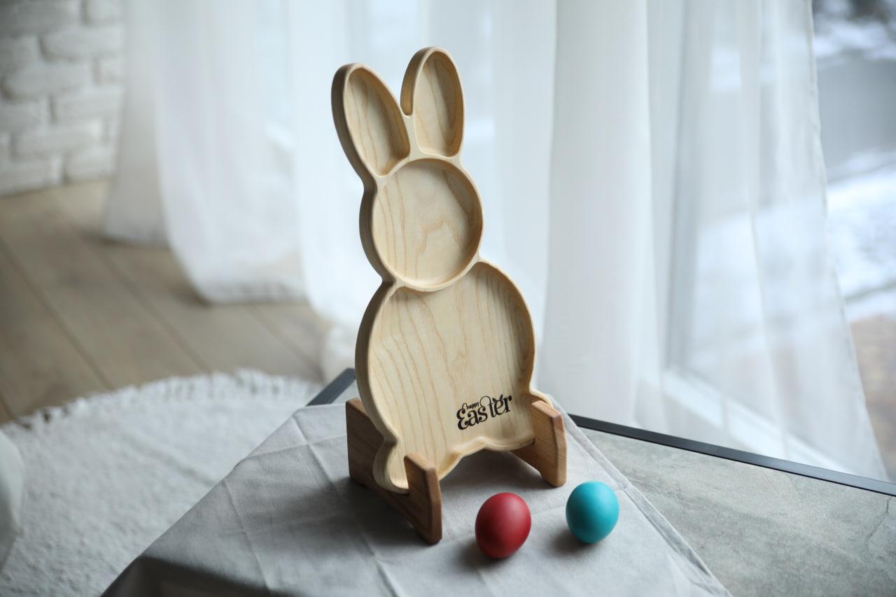 Декор на великодній стіл менажниця ясенева Великодній кролик 18х36х2 см (WDE-12.1) - фото 4 Декор на великодній стіл менажниця ясенева Великодній кролик 18х36х2 см (WDE-12.1) - фото 4