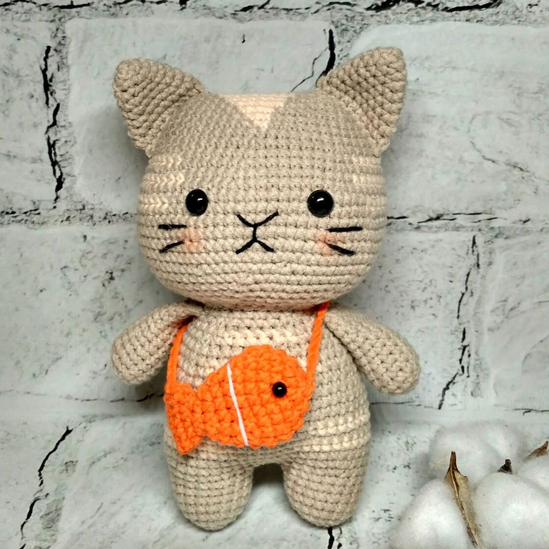 М'яка іграшка ручної роботи в'язана амігурумі Hand Made Котик 17 см Бежевий (202-83) М'яка іграшка ручної роботи в'язана амігурумі Hand Made Котик 17 см Бежевий (202-83)