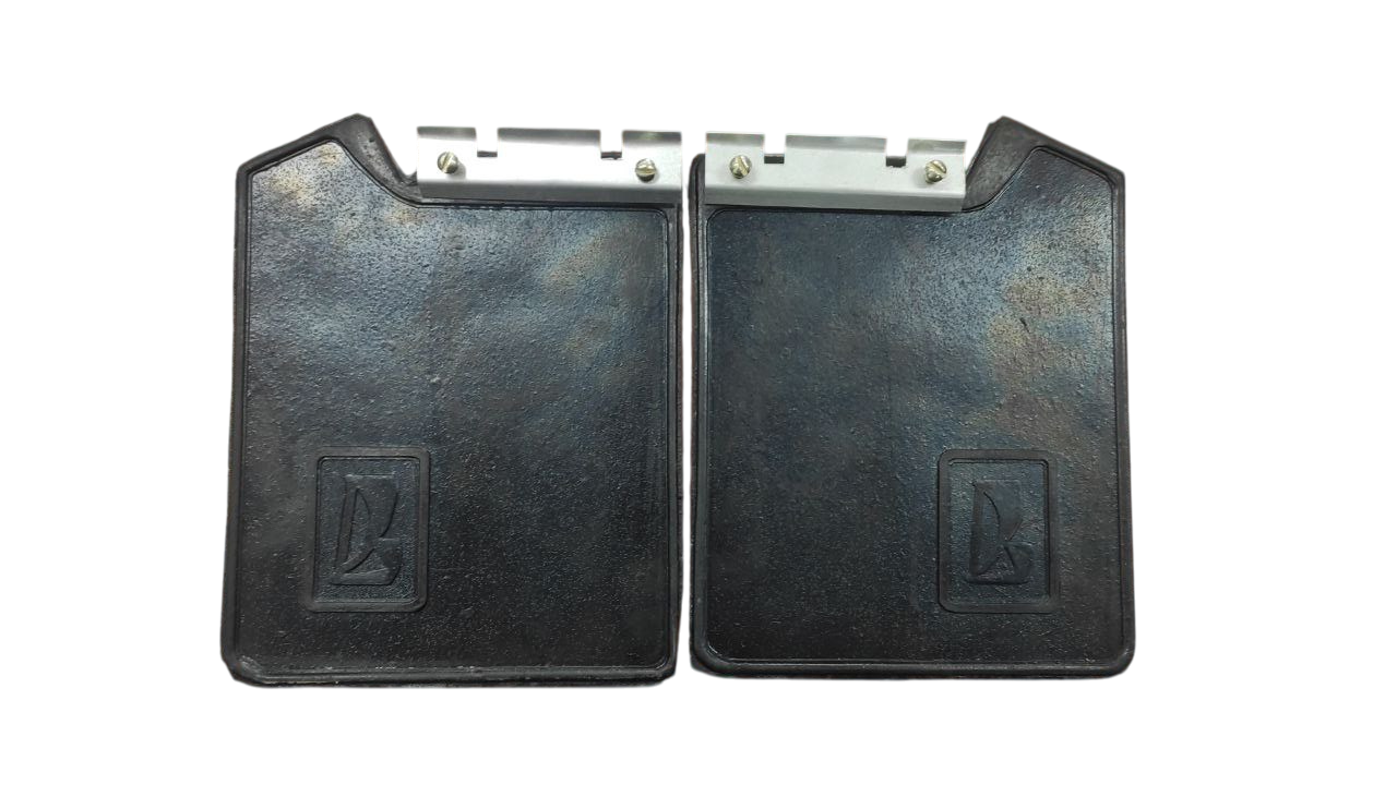 Брызговики ВАЗ 21099 задние с креплением (01486)