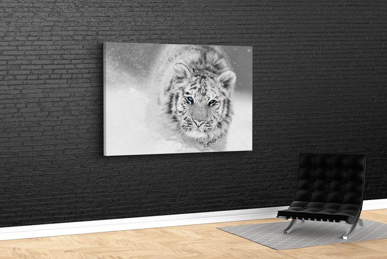 Картина для интерьера Снежный тигр 80x54 см (543)