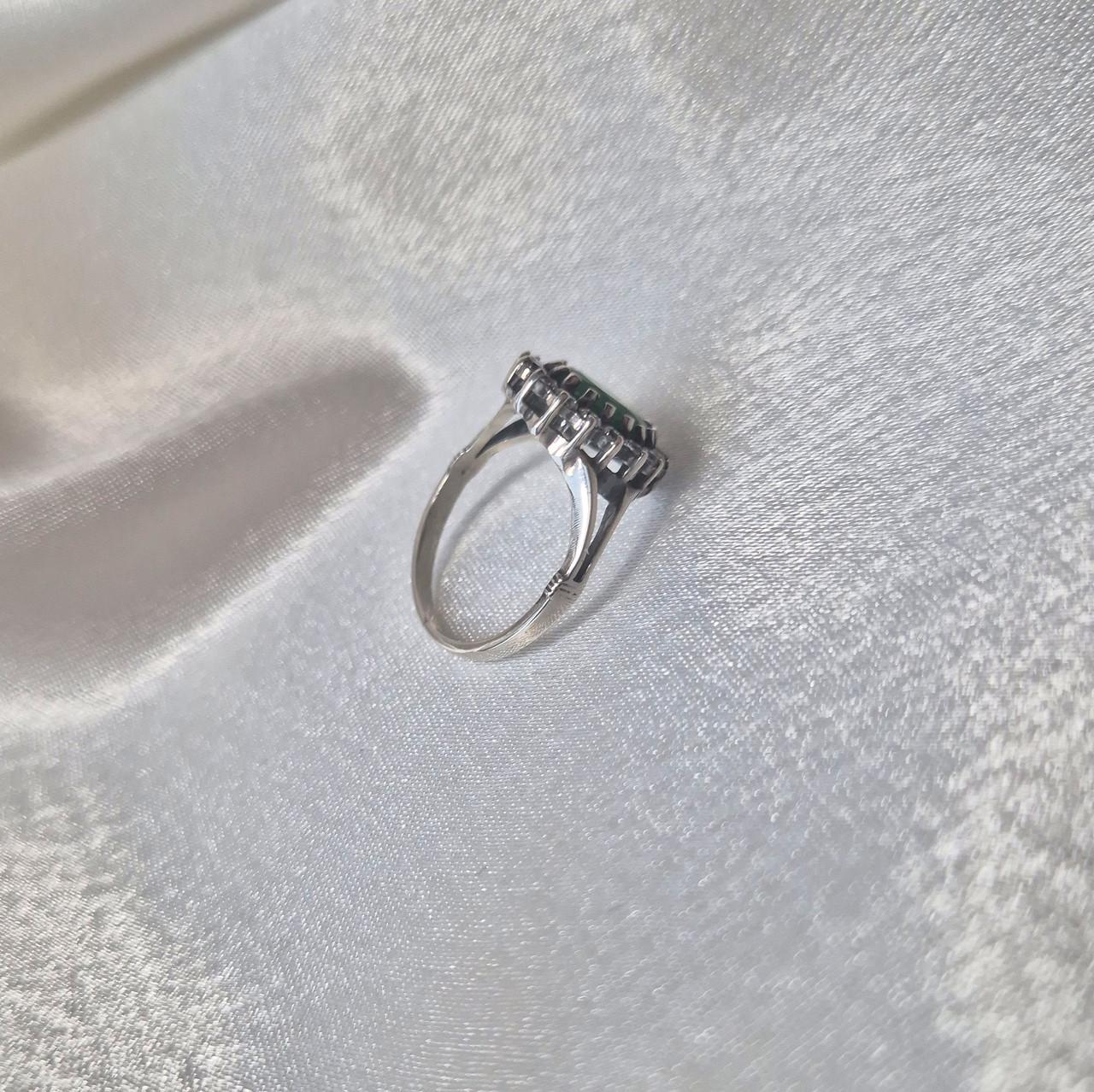 Каблучка овал із зеленим каменем срібло 925 проби 3,19 г р. 17,5 (1885) - фото 7 Каблучка овал із зеленим каменем срібло 925 проби 3,19 г р. 17,5 (1885) - фото 7