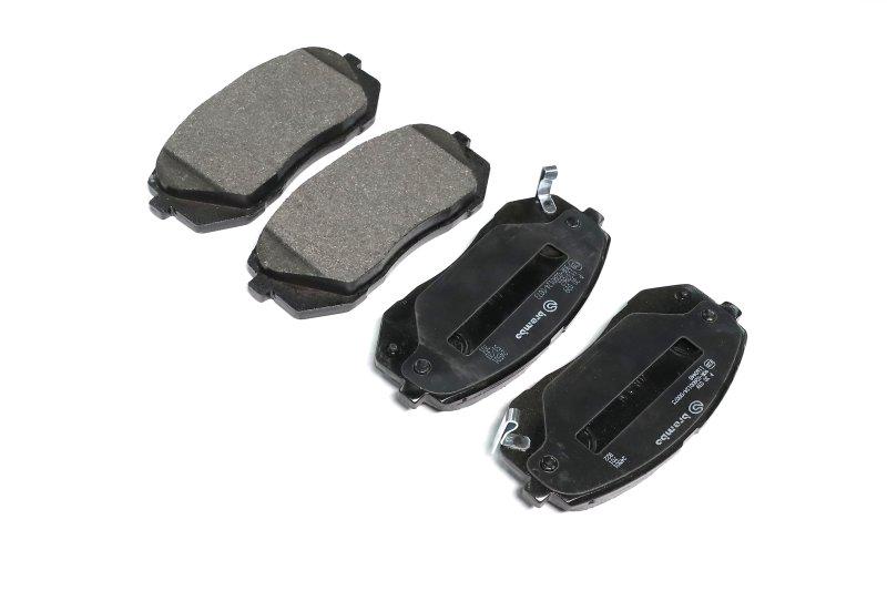 Тормозные колодки дисковые BREMBO Hyundai IX35 передние (P30039)