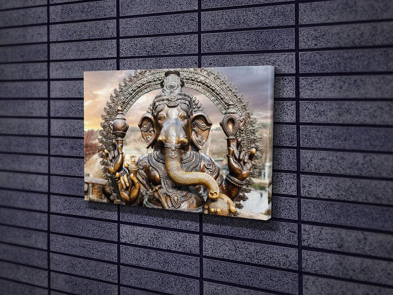 Картина для интерьера Индийское божество 51x34 см (574)