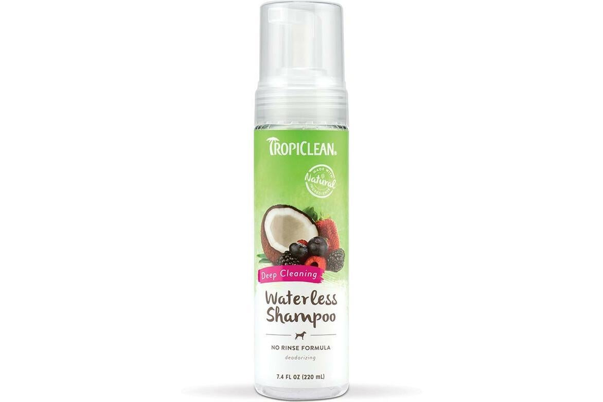 Шампунь-пена Tropiclean Deep Cleaning Waterless Глубокое очищение для собак 220мл (869011) Шампунь-пена Tropiclean Deep Cleaning Waterless Глубокое очищение для собак 220мл (869011)