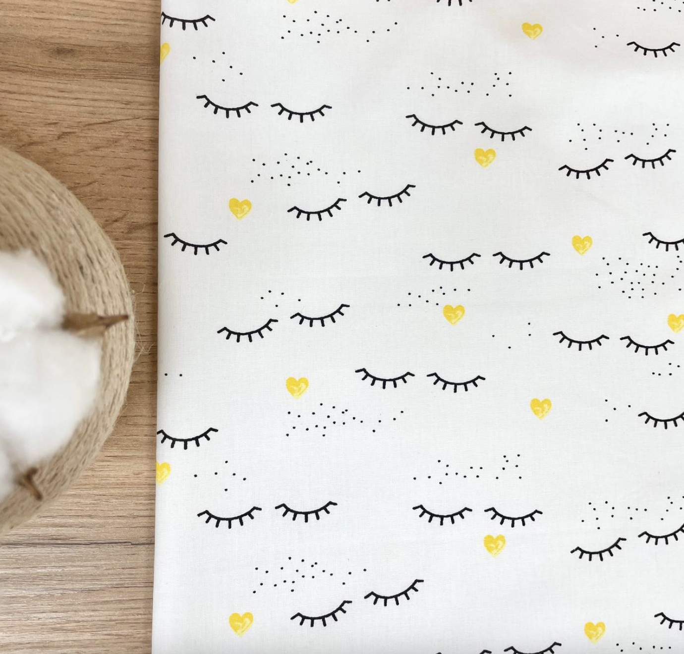 Пеленка для новорожденных непромокаемая 50х80 см Глазки