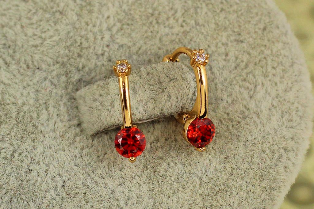 Серьги детские Xuping Jewelry Очарование с красным камнем 1,5 см Золотистый (31326012)
