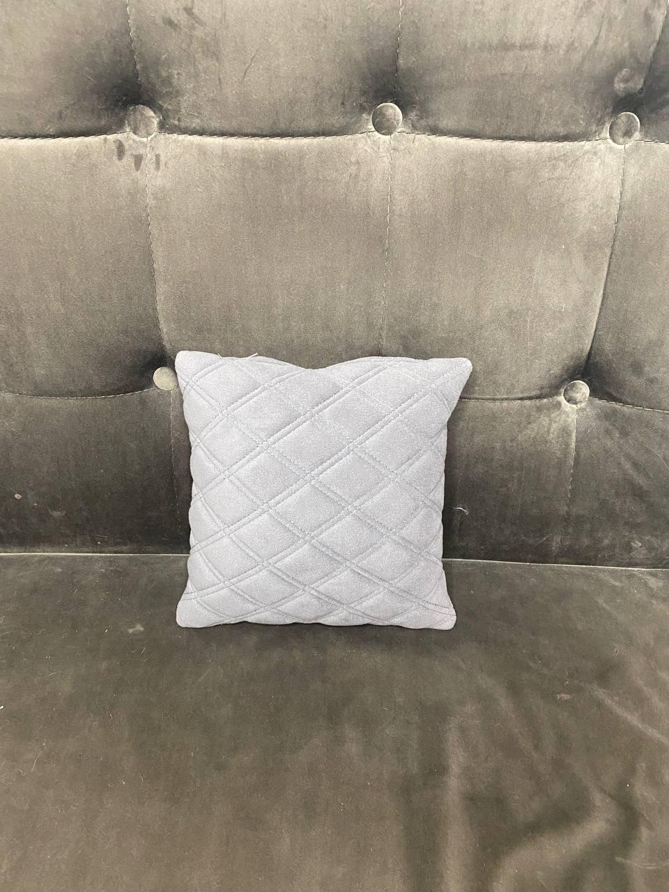 Подушка под голову в машину из алькантары 30х30 см Серый (24167307) - фото 2