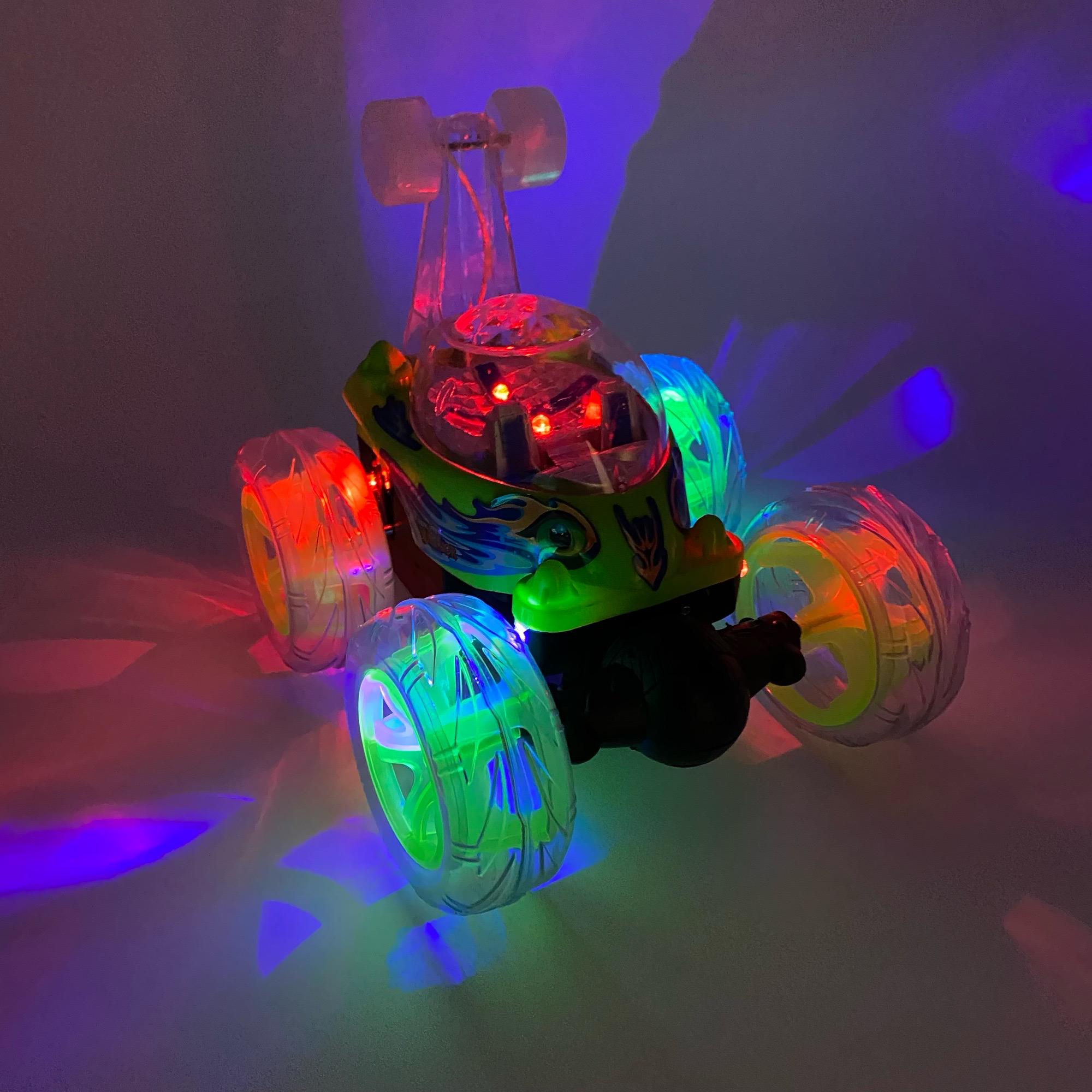 Машинка перевёртыш Jia Yue Toys на радиоуправлении с подсветкой 4,8 В 16 см Зеленый (77463z) - фото 3