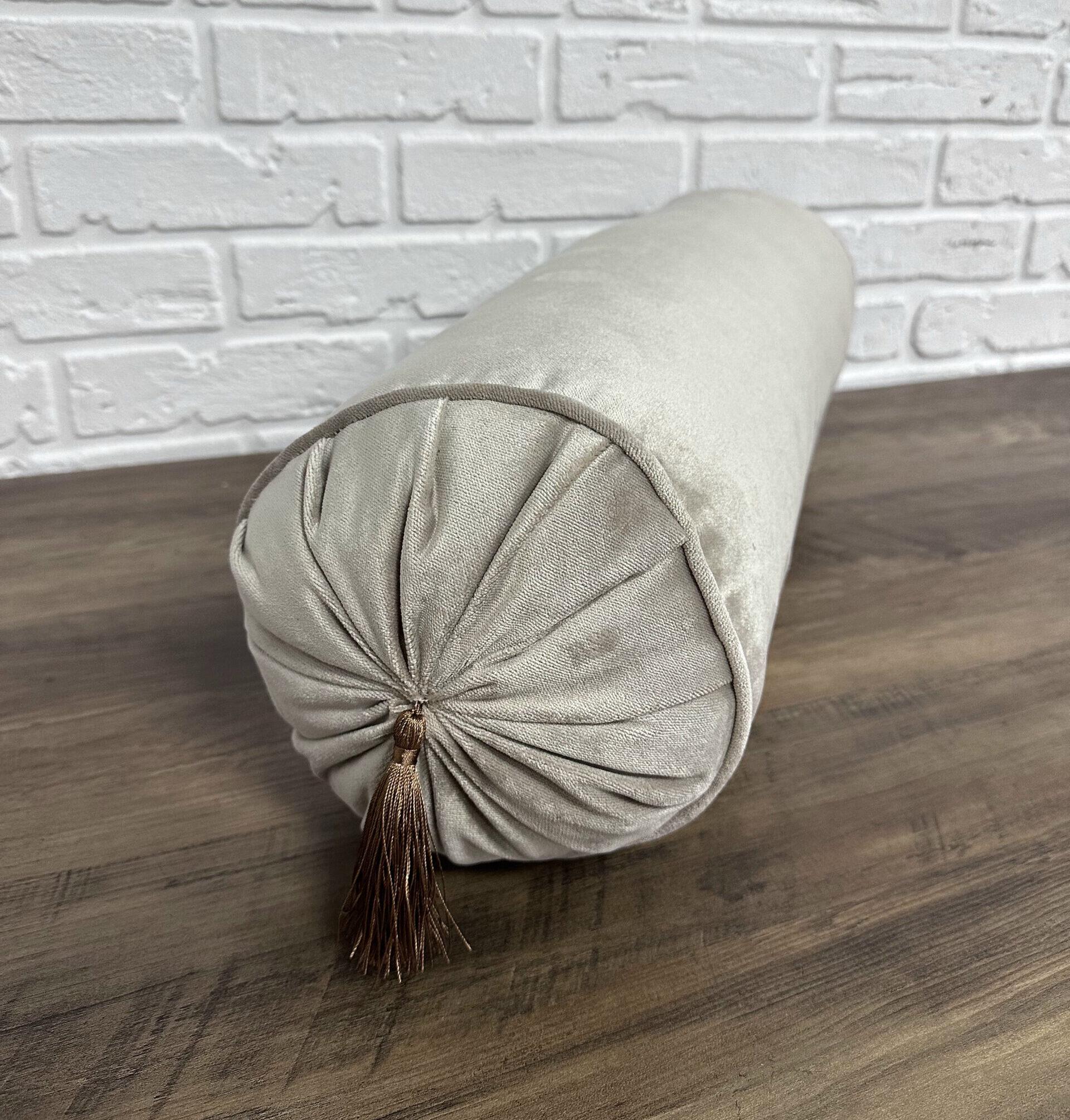 Подушка-валик Comfort Home велюровая с кисточками 20х60 см