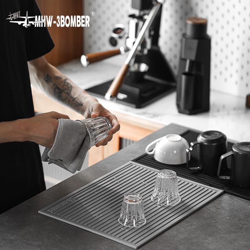 Силиконовый коврик MHW-3BOMBER 40x30 cм Grey (SP5325G) - фото 5 Силиконовый коврик MHW-3BOMBER 40x30 cм Grey (SP5325G) - фото 5